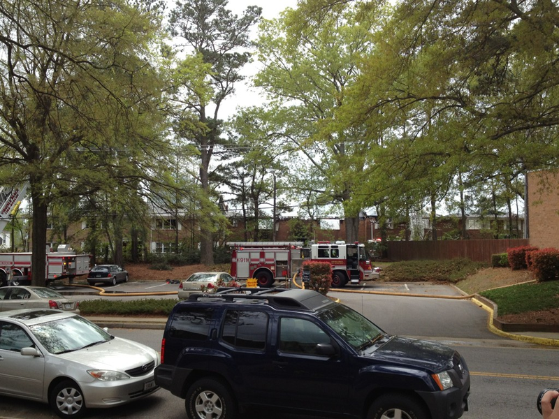 Illustration for article titled F-18 Crashes into Apartment Building and Explodes (Update: No Deaths)